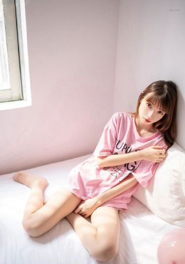 多人舌头伺候她h